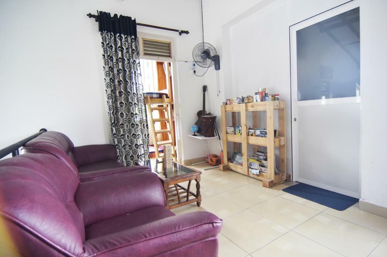 Yoyo Airport Hostel Negombo Dış mekan fotoğraf